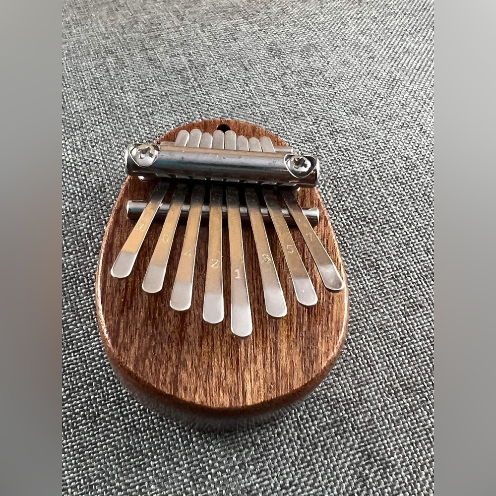 - Mini Kalimba